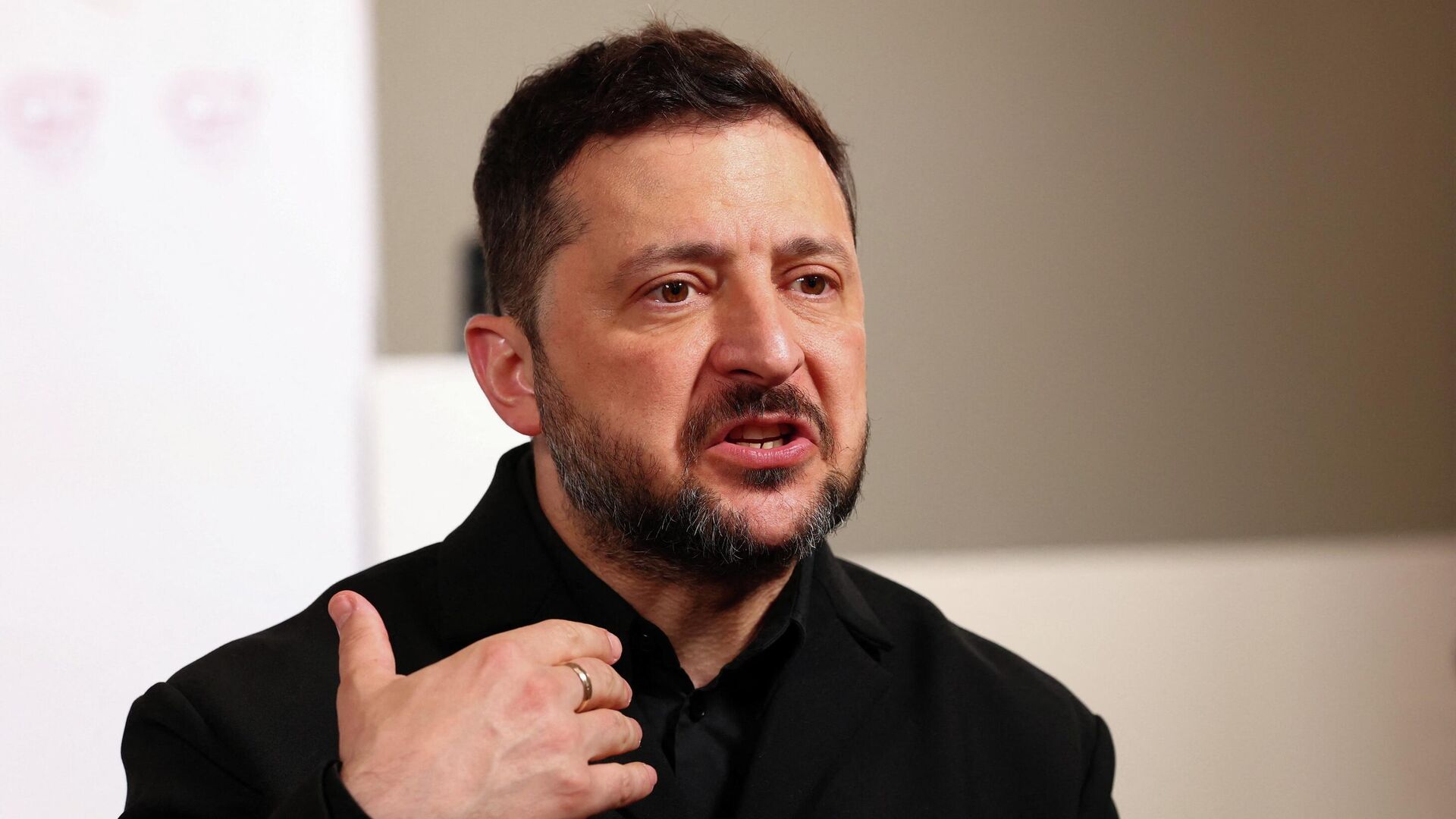 Новости: СМИ сообщили, что Зеленский говорил о поляках в частных разговорах