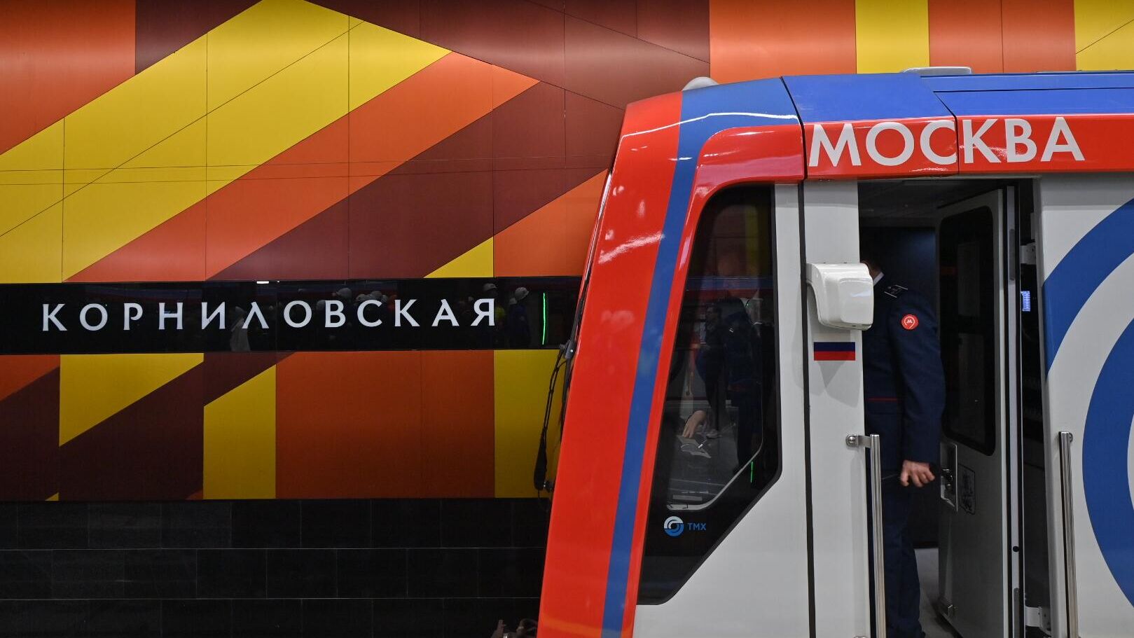 Жителей Москвы призвали пользоваться общественным транспортом в четверг