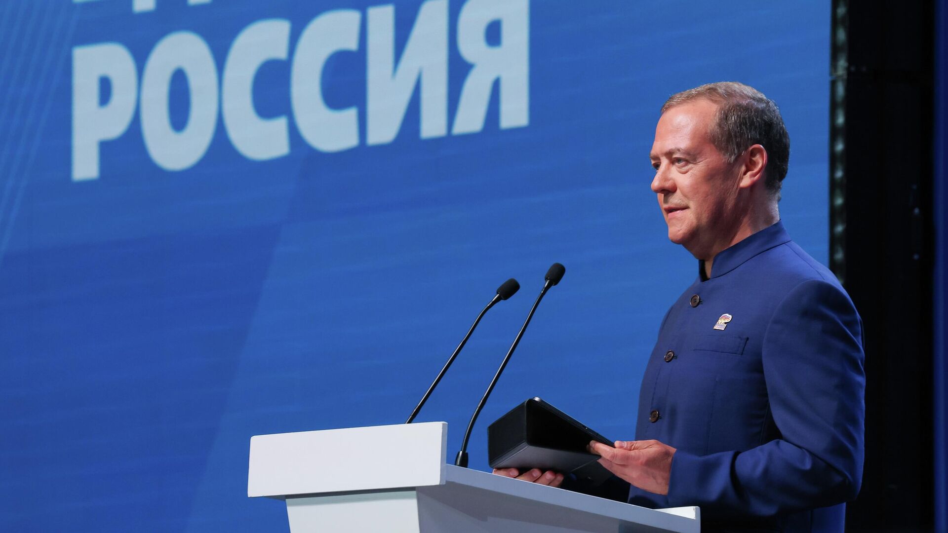 Медведев сообщил количество обращений по народной программе «Единой России»