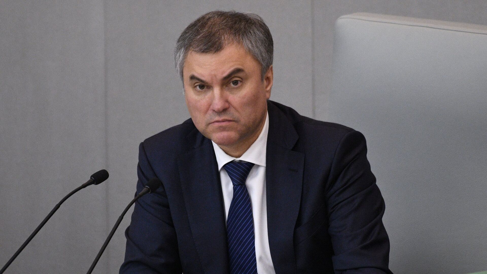 Володин поинтересовался у подписчиков о проблеме навязывания платных услуг